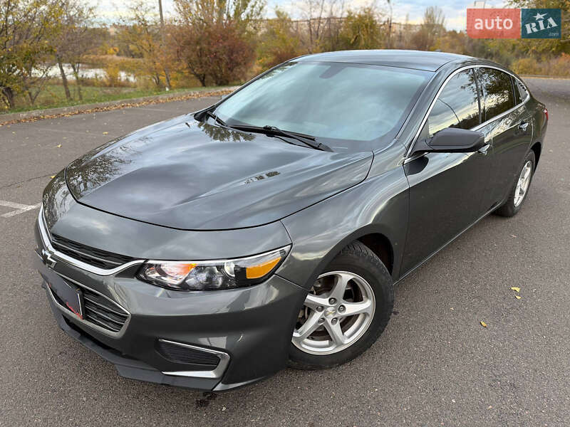 Седан Chevrolet Malibu 2017 в Кривом Роге