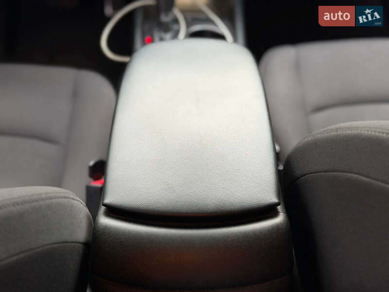 Седан Chevrolet Malibu 2017 в Кривом Роге