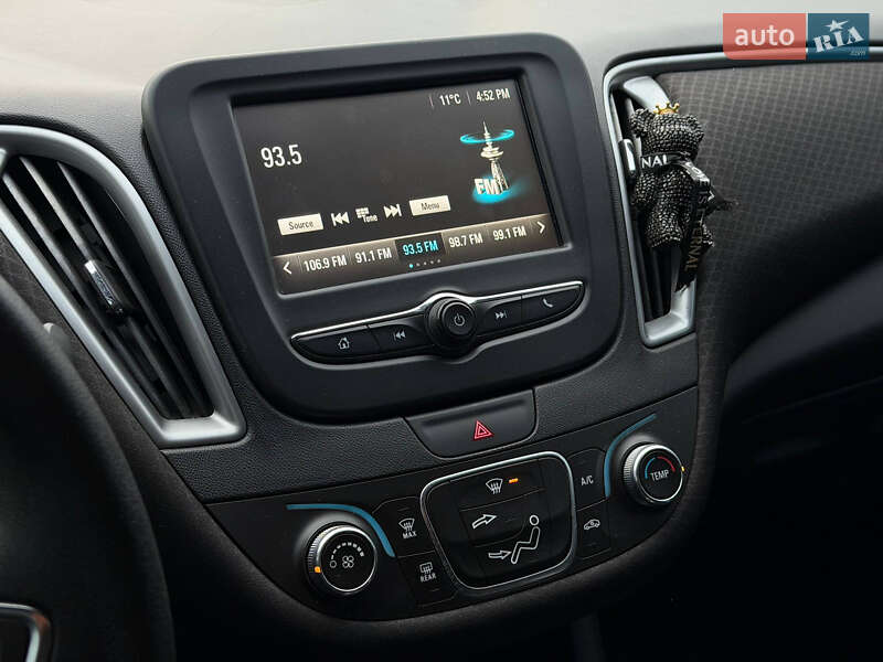 Седан Chevrolet Malibu 2017 в Кривом Роге