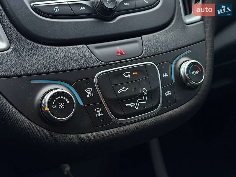 Седан Chevrolet Malibu 2017 в Кривом Роге