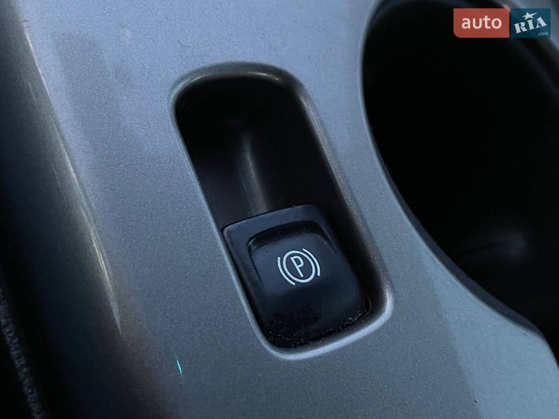 Седан Chevrolet Malibu 2012 в Киеве