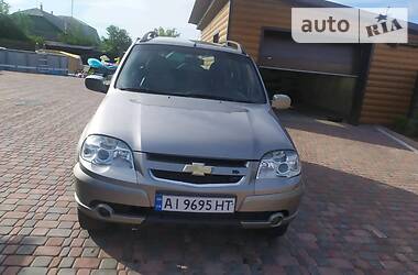 Позашляховик / Кросовер Chevrolet Niva 2011 в 
