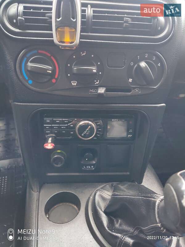 Позашляховик / Кросовер Chevrolet Niva 2015 в Тростянці