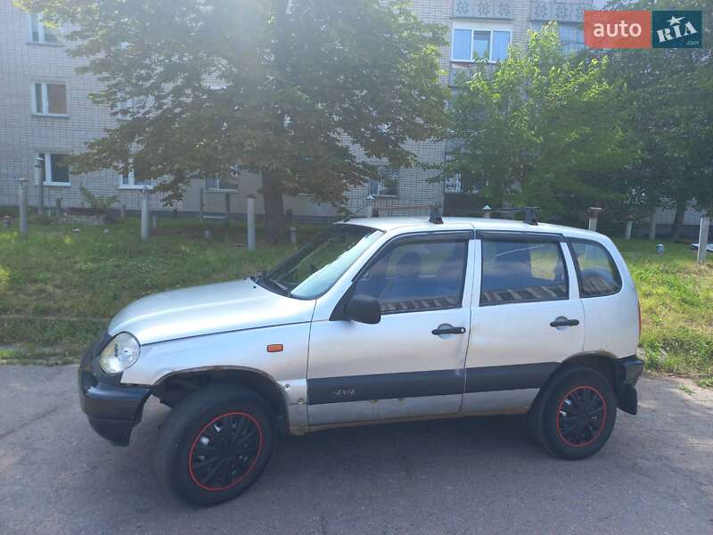 Позашляховик / Кросовер Chevrolet Niva 2004 в Верхньодніпровську