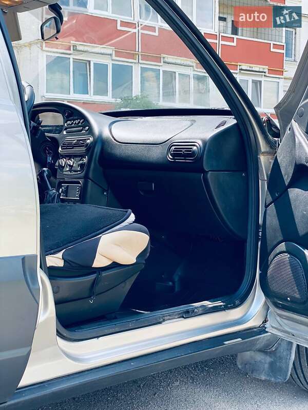 Позашляховик / Кросовер Chevrolet Niva 2011 в Новомосковську