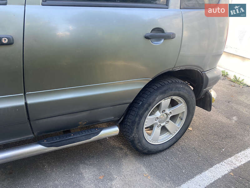 Позашляховик / Кросовер Chevrolet Niva 2005 в Хмельницькому фото 8 Позашляховик / Кросовер Chevrolet Niva 2005 в Хмельницькому