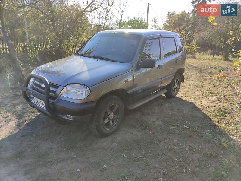 Chevrolet Niva 2004