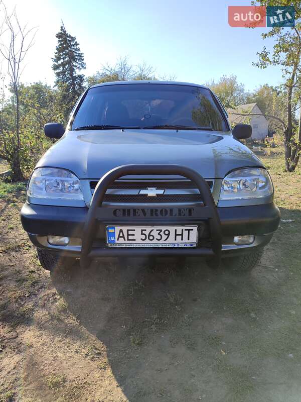 Внедорожник / Кроссовер Chevrolet Niva 2004 в Запорожье