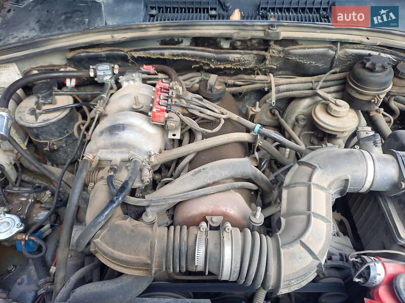 Внедорожник / Кроссовер Chevrolet Niva 2010 в Зборове