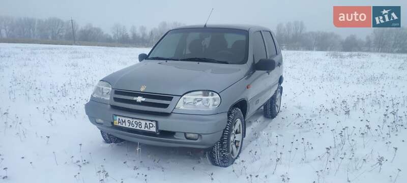 Позашляховик / Кросовер Chevrolet Niva 2008 в Любарі