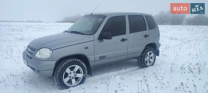 Позашляховик / Кросовер Chevrolet Niva 2008 в Любарі