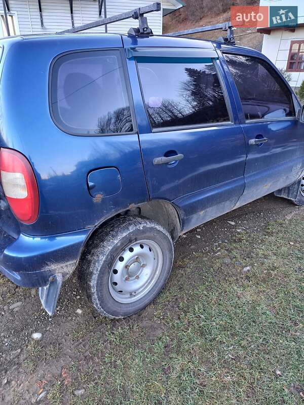 Внедорожник / Кроссовер Chevrolet Niva 2007 в Яремче