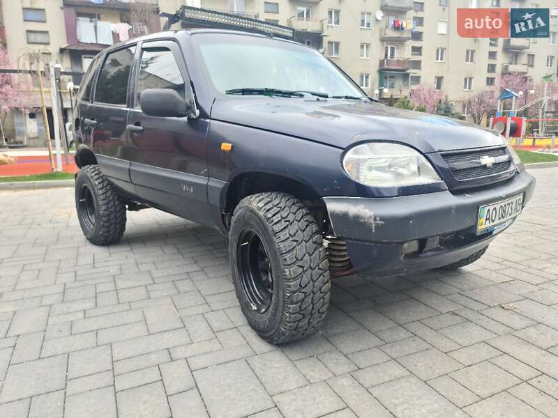 Позашляховик / Кросовер Chevrolet Niva 2005 в Тячеві