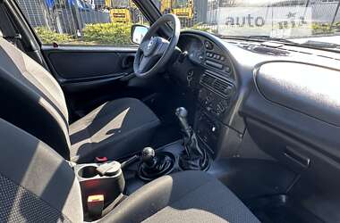 Внедорожник / Кроссовер Chevrolet Niva 2015 в Сумах