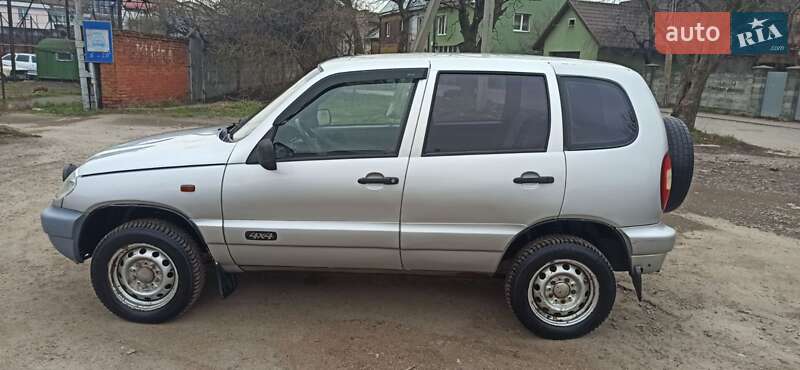 Внедорожник / Кроссовер Chevrolet Niva 2004 в Львове