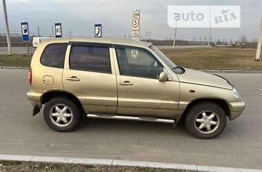 Внедорожник / Кроссовер Chevrolet Niva 2004 в Бобровице