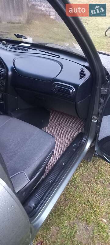 Позашляховик / Кросовер Chevrolet Niva 2004 в Коломиї