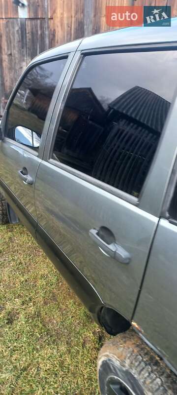 Позашляховик / Кросовер Chevrolet Niva 2004 в Коломиї