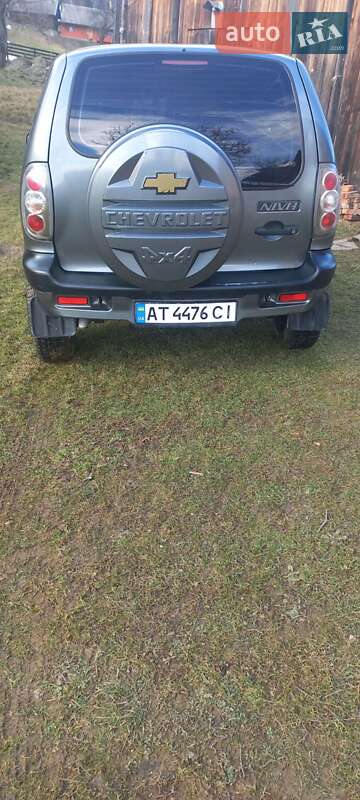 Позашляховик / Кросовер Chevrolet Niva 2004 в Коломиї