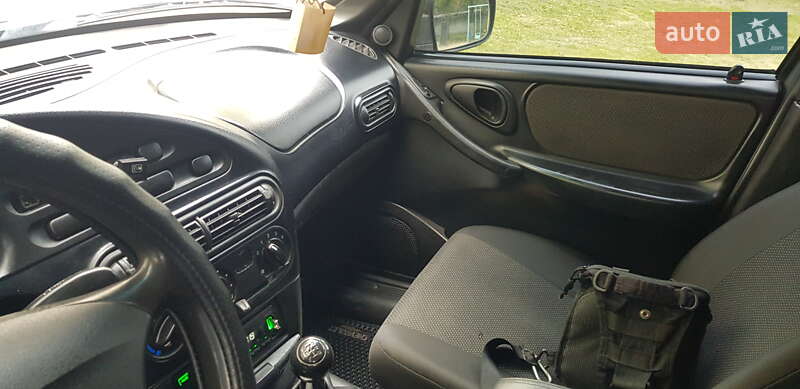Позашляховик / Кросовер Chevrolet Niva 2007 в Дергачах