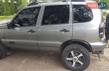 Внедорожник / Кроссовер Chevrolet Niva 2007 в 