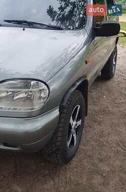 Внедорожник / Кроссовер Chevrolet Niva 2007 в 