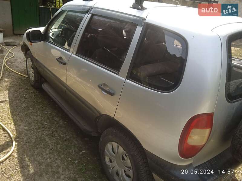 Позашляховик / Кросовер Chevrolet Niva 2005 в Дунаївцях