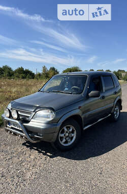 Позашляховик / Кросовер Chevrolet Niva 2005 в Гребінці