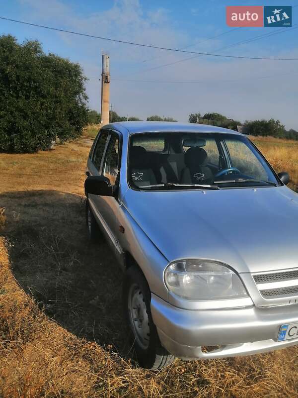 Позашляховик / Кросовер Chevrolet Niva 2008 в Зіньківі
