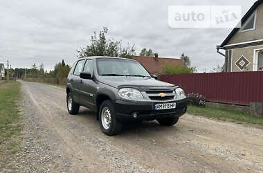 Внедорожник / Кроссовер Chevrolet Niva 2017 в Олевске