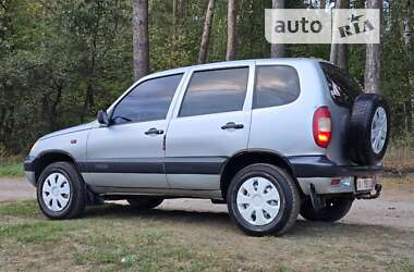 Внедорожник / Кроссовер Chevrolet Niva 2006 в Василькове