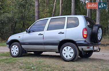 Внедорожник / Кроссовер Chevrolet Niva 2006 в Василькове