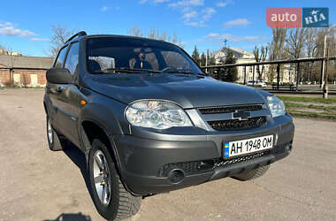 Внедорожник / Кроссовер Chevrolet Niva 2010 в Славянске