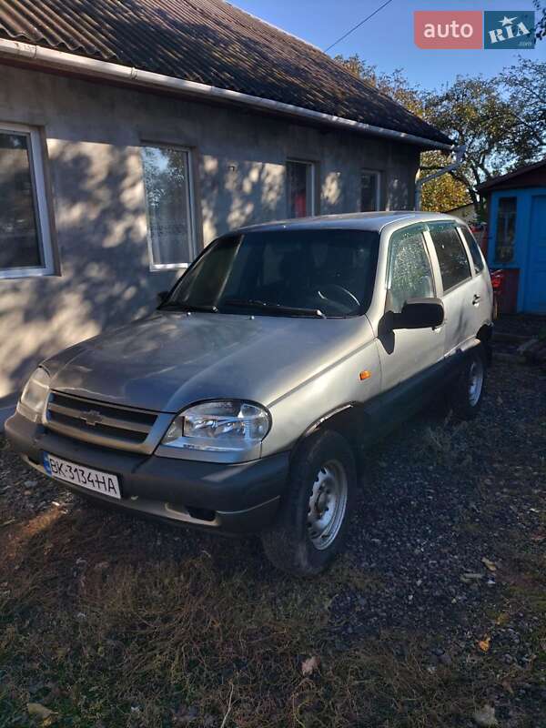 Внедорожник / Кроссовер Chevrolet Niva 2008 в Ровно