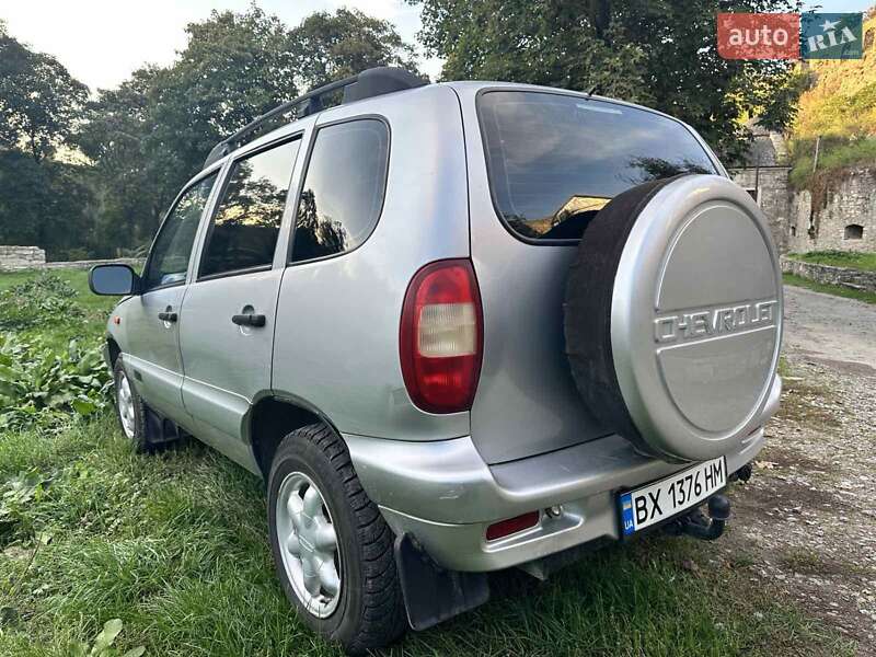 Внедорожник / Кроссовер Chevrolet Niva 2006 в Каменец-Подольском