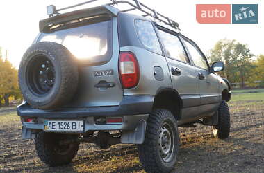Внедорожник / Кроссовер Chevrolet Niva 2006 в 