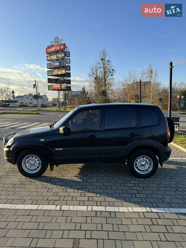 Внедорожник / Кроссовер Chevrolet Niva 2013 в Летичеве