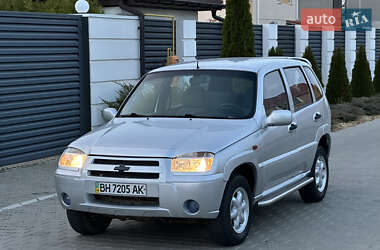 Внедорожник / Кроссовер Chevrolet Niva 2004 в Одессе