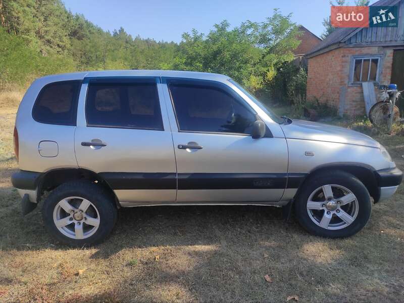 Внедорожник / Кроссовер Chevrolet Niva 2006 в Киеве фото 5 Внедорожник / Кроссовер Chevrolet Niva 2006 в Киеве
