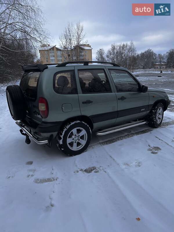 Внедорожник / Кроссовер Chevrolet Niva 2008 в Звягеле