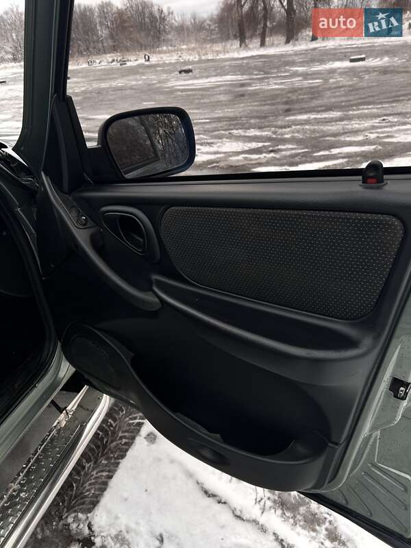 Внедорожник / Кроссовер Chevrolet Niva 2008 в Звягеле