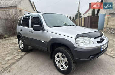 Позашляховик / Кросовер Chevrolet Niva 2011 в Зміїві