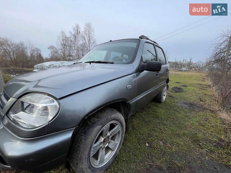Позашляховик / Кросовер Chevrolet Niva 2008 в Любомлі