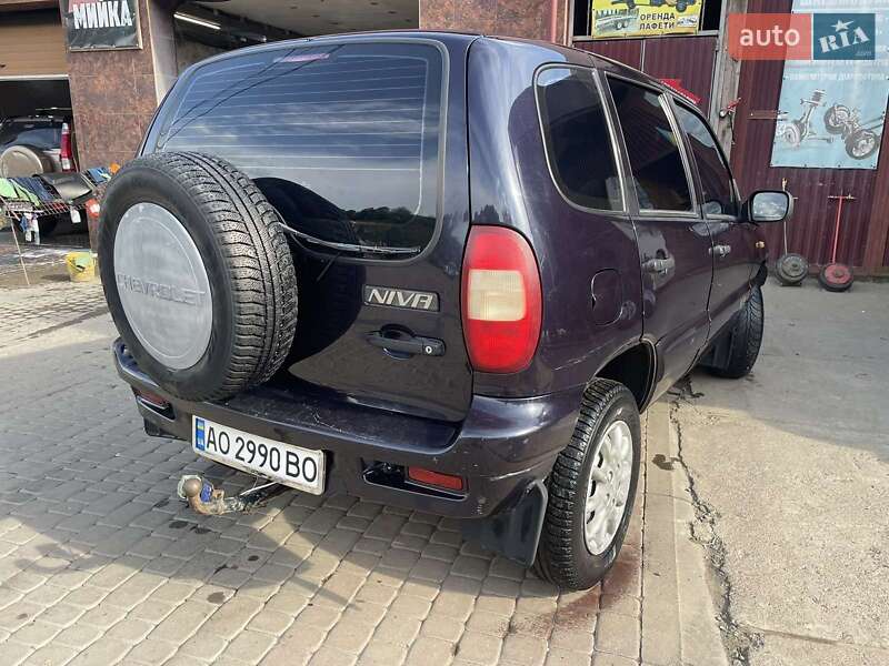 Позашляховик / Кросовер Chevrolet Niva 2005 в Тячеві