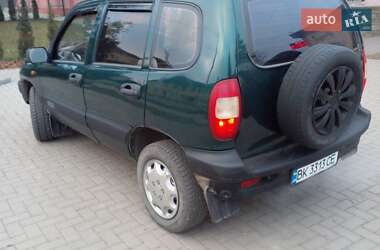 Внедорожник / Кроссовер Chevrolet Niva 2005 в Ровно