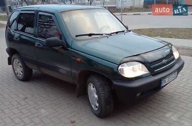 Внедорожник / Кроссовер Chevrolet Niva 2005 в Ровно