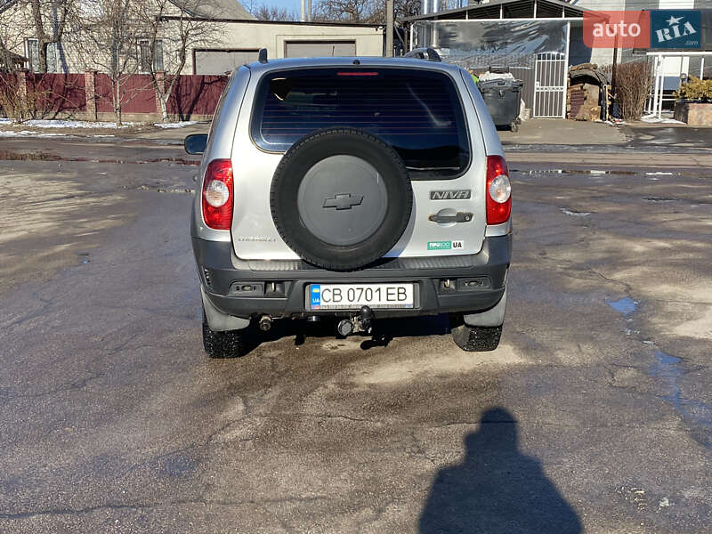 Позашляховик / Кросовер Chevrolet Niva 2011 в Козелеці