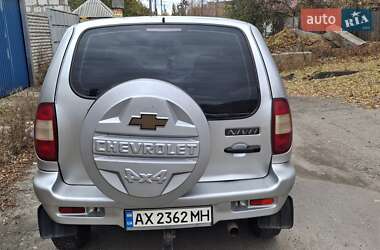 Внедорожник / Кроссовер Chevrolet Niva 2004 в Харькове