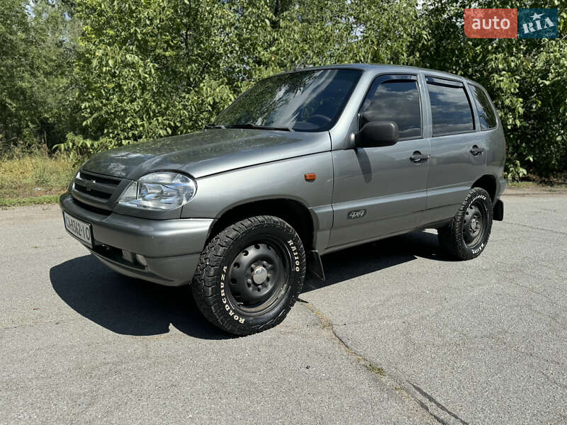 Chevrolet Niva 2004
