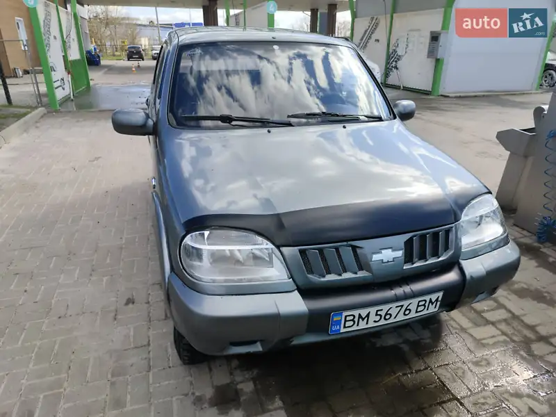 Внедорожник / Кроссовер Chevrolet Niva 2005 в 